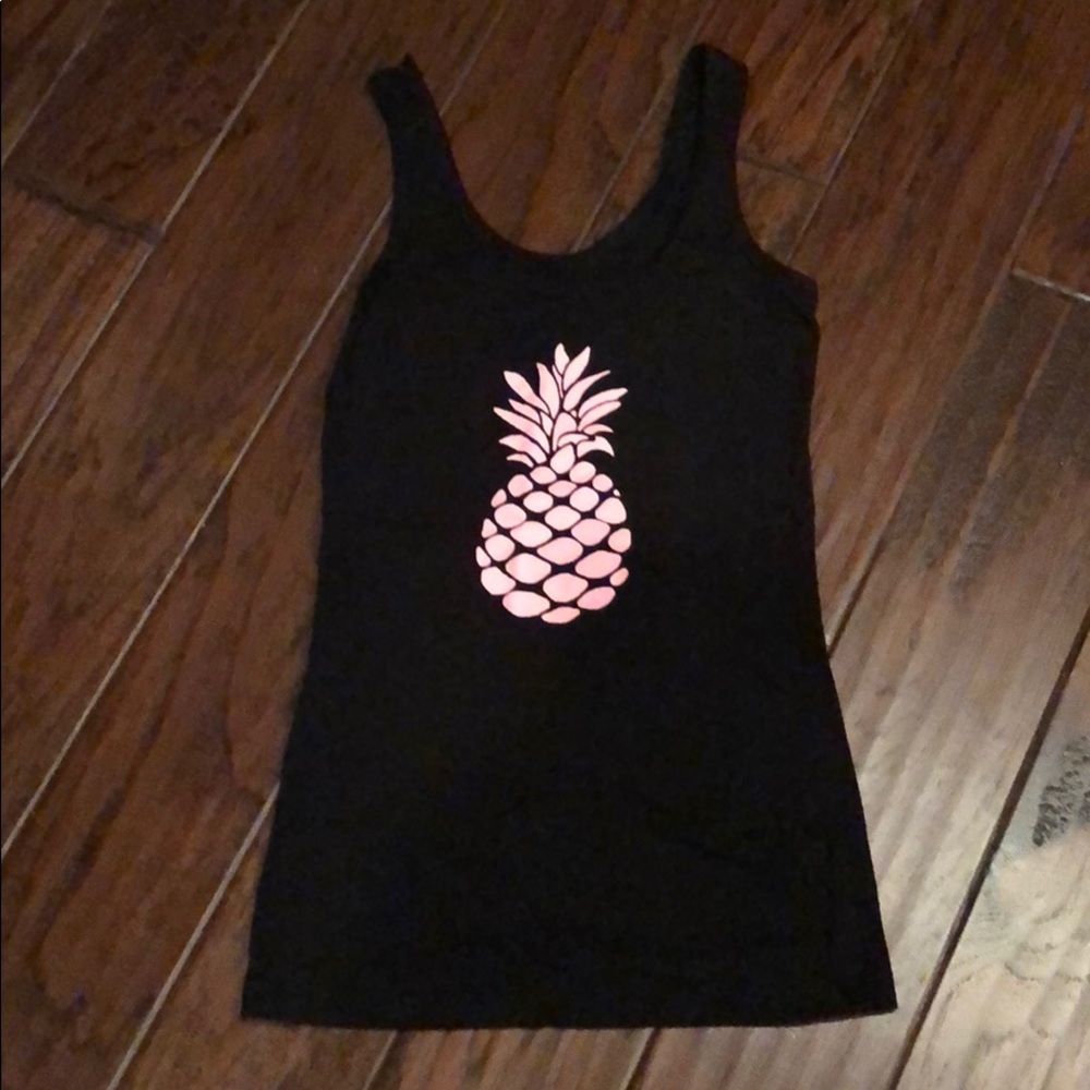Top size small.